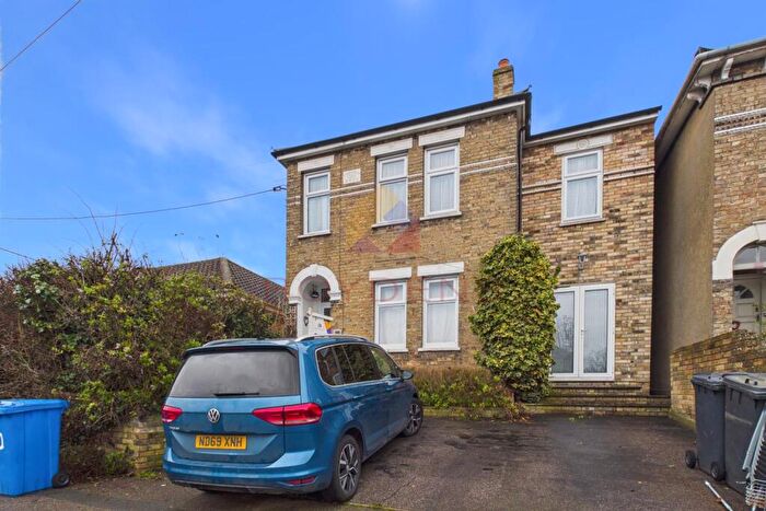 6 Bedroom Property For Sale In Queens Road, CO10