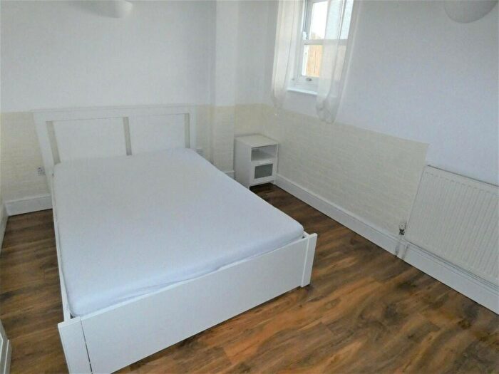 1 Bedroom Flat To Rent In Wick Road, London, E9