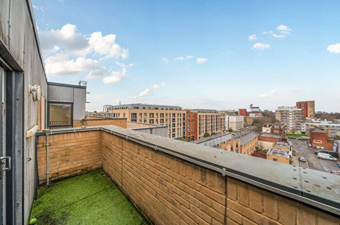 1 Bedroom Flat For Sale In Queensway, Southampton, Hampshire, SO14