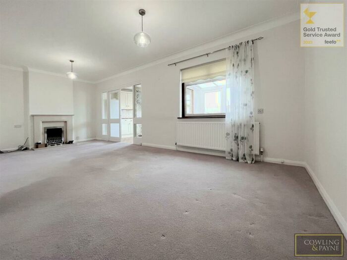 3 Bedroom SemiDetached Bungalow For Sale In The Chase, Rayleigh, SS6