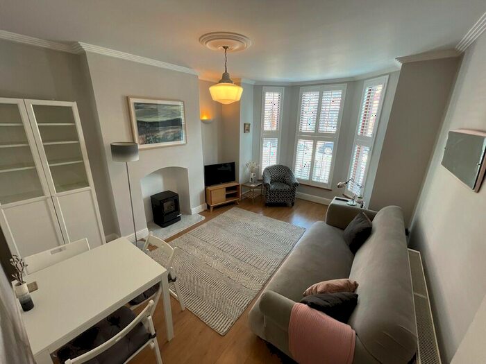 2 Bedroom Apartment To Rent In Central Road, Didsbury, M20