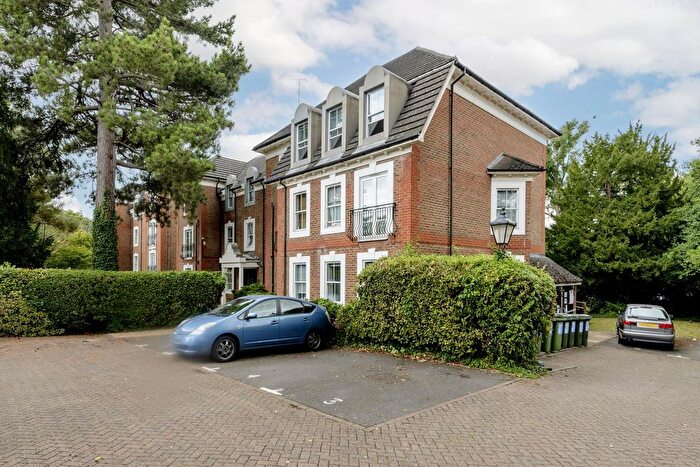 2 Bedroom Flat To Rent In Devonshire House, Woodside Avenue, Woodside Park, N12