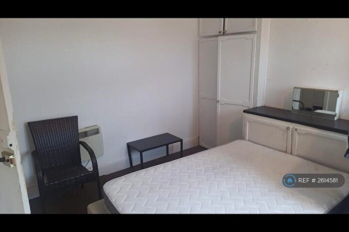 2 Bedroom Flat To Rent In St. James Road, Southampton, SO15