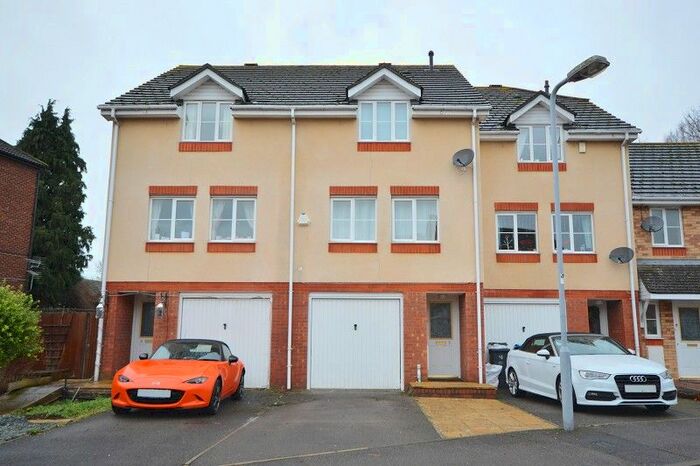 3 Bedroom Terraced House To Rent In Padley Close, Chessington, Surrey. KT9