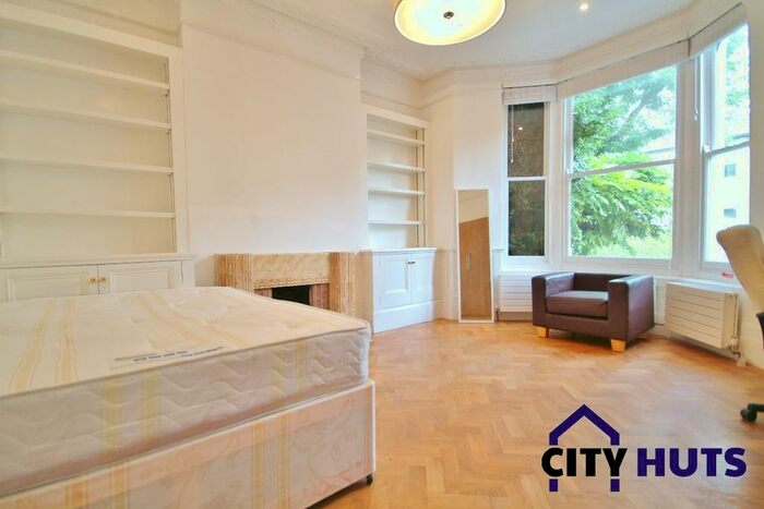 3 Bedroom Flat To Rent In Brecknock Road, Tufnell Park, N19