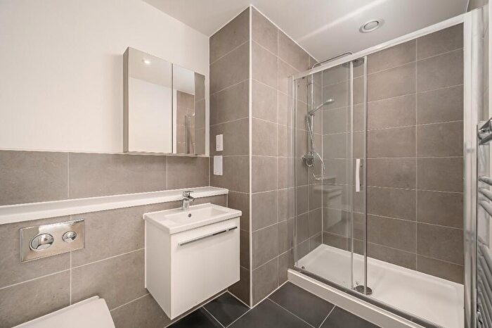 2 Bedroom Apartment To Rent In Stead's Place, Edinburgh, EH6