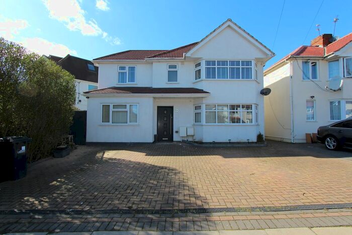 3 Bedroom Barn Conversion To Rent In Russell Road, Northolt, Middx, UB5