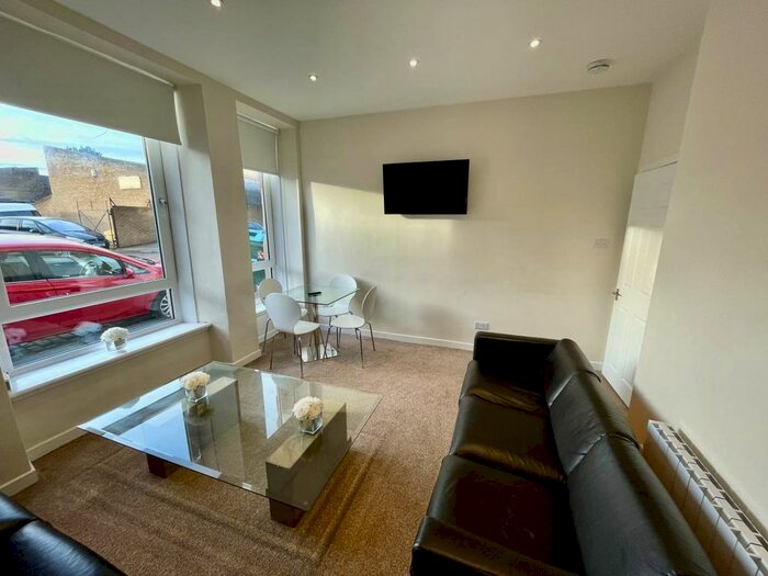 2 Bedroom Flat To Rent In North Ellen Street, Dundee, DD3
