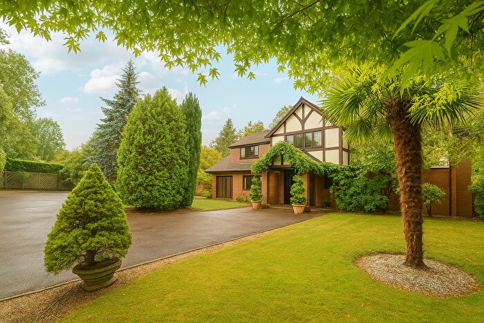 5 Bedroom Detached House For Sale In Fairoak Lane, Leatherhead, KT22