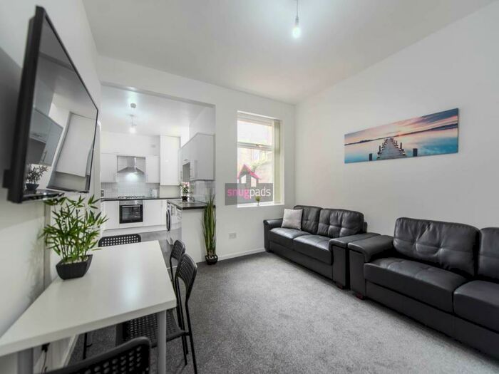 6 Bedroom House To Rent In Cardigan Street, Salford, M6