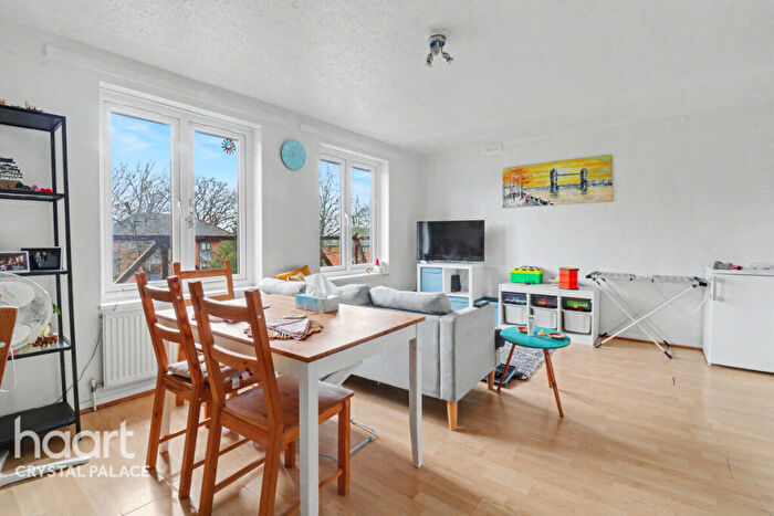 2 Bedroom Flat For Sale In Sydenham Hill, London, SE26