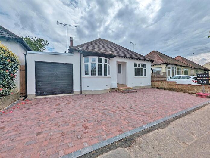2 Bedroom Detached Bungalow To Rent In Priory Crescent, Southend-On-Sea, SS2