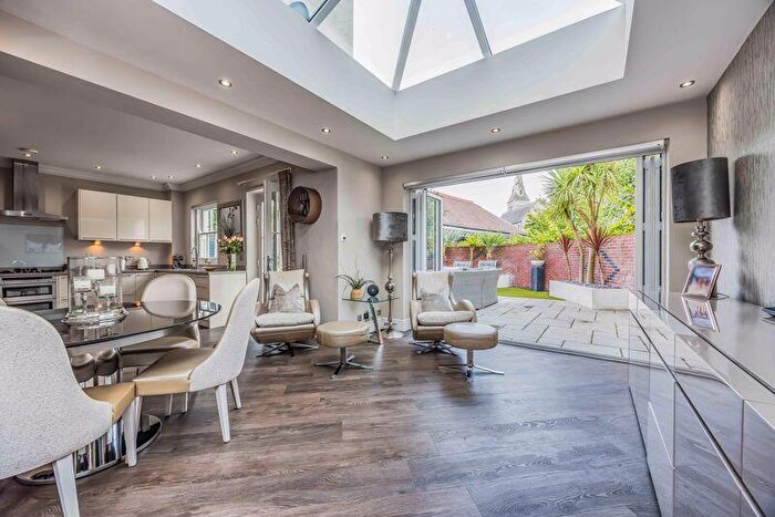 5 Bedroom End Of Terrace House For Sale In Branksmere Terrace, Southsea, PO5