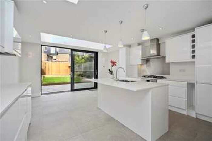 4 Bedroom House To Rent In Elliott Road, Chiswick, W4