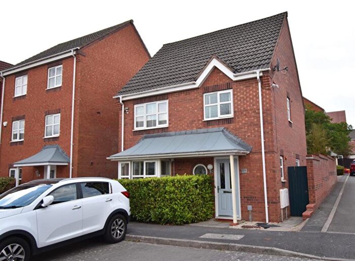 3 Bedroom Detached House For Sale In Harker Drive, Coalville, LE67