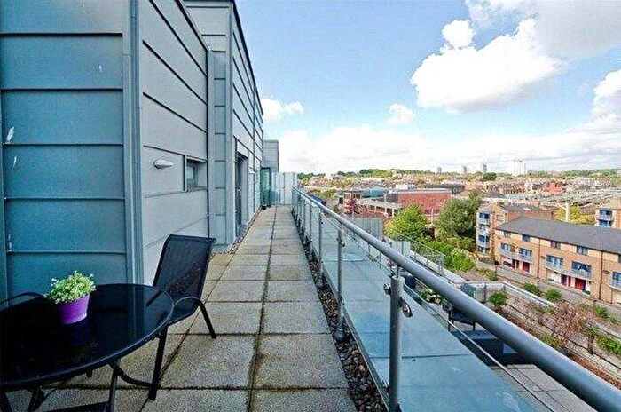 3 Bedroom Penthouse To Rent In Oval Road, London, NW1