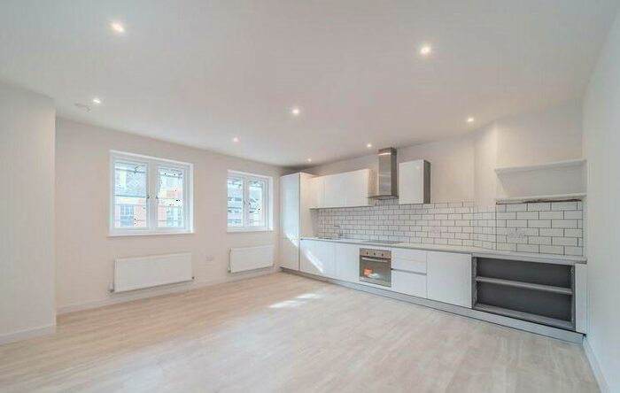 2 Bedroom Flat To Rent In Burleigh Way, Enfield, EN2