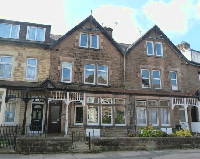 3 Bedroom Flat To Rent In Kings Road, Harrogate HG1