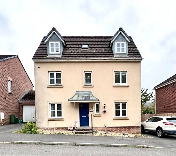 4 Bedroom Detached House For Sale In Ty Maendy, Heol Y Deri, Aberdare, South Glamorgan, CF44