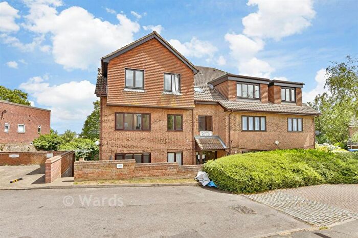 2 Bedroom Flat For Sale In Wyatt Place, Rochester, Kent, ME2