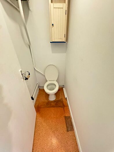 2 Bedroom Flat To Rent In Bow Road, London, E3