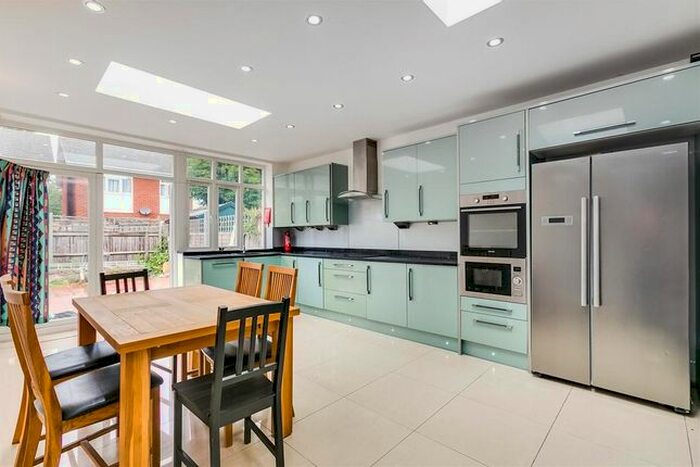 4 Bedroom Terraced House To Rent In London, SW17