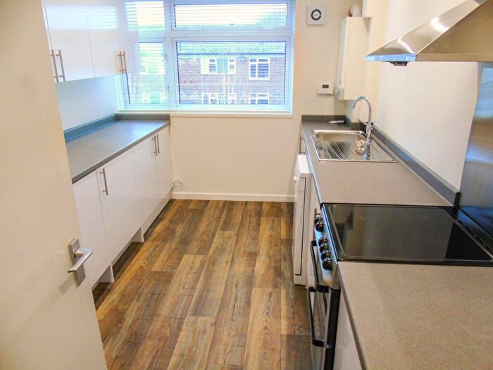 2 Bedroom Flat To Rent In Lawn Street, Windsor House Lawn Street, SO23
