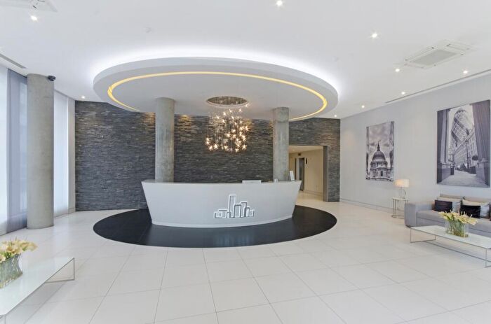 2 Bedroom Flat To Rent In Commercial Street, Aldgate, London, E1