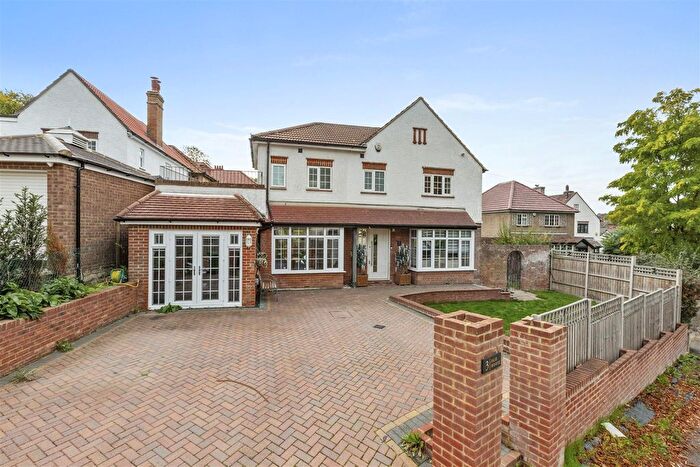 4 Bedroom Detached House For Sale In Green Hill, High Wycombe, HP13