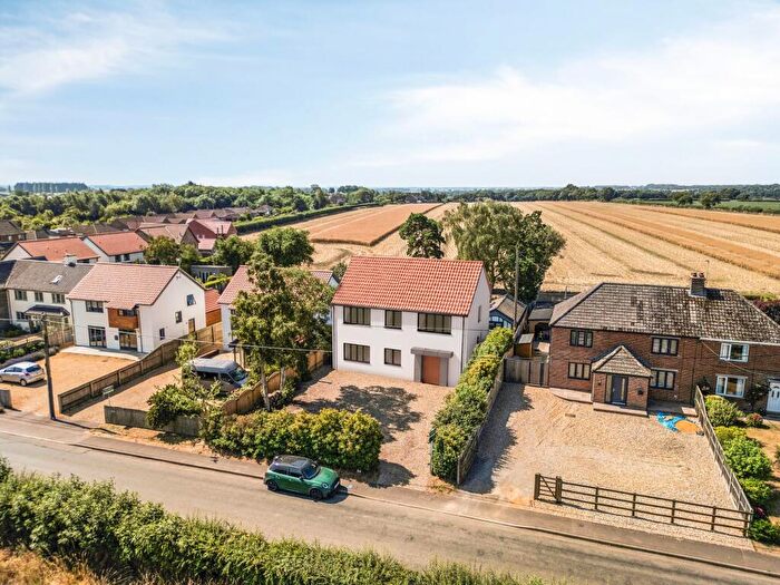 4 Bedroom House For Sale In Bungalow With Studio Annexe In Syderstone With Planning Consent For Detached Four/Five Bedroom House, PE31