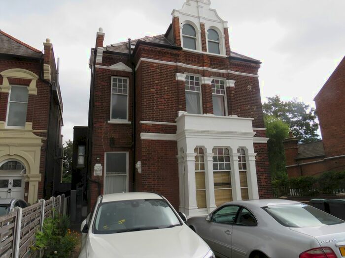 1 Bedroom Flat To Rent In Fff, Great North Road, Highgate, N6