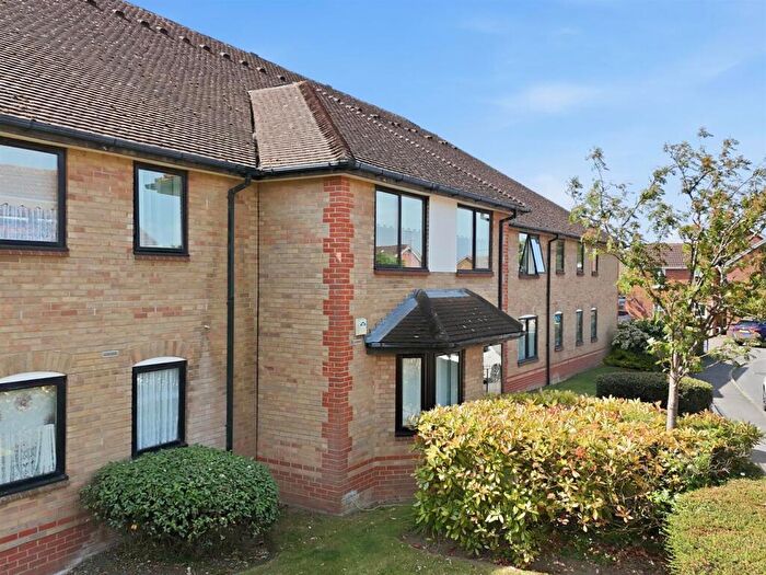 1 Bedroom Retirement Property For Sale In Park Lodge, Queens Park, Billericay, Essex, CM12