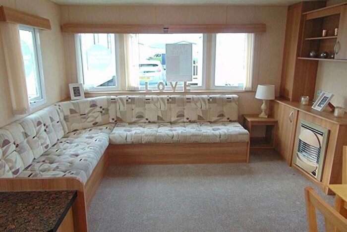 3 Bedroom Mobile/park Home For Sale In Foryd Road, Rhyl, LL18