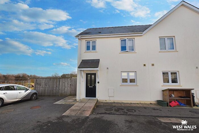 3 Bedroom End Terrace House For Sale In Leven Close, Hook, Haverfordwest, SA62