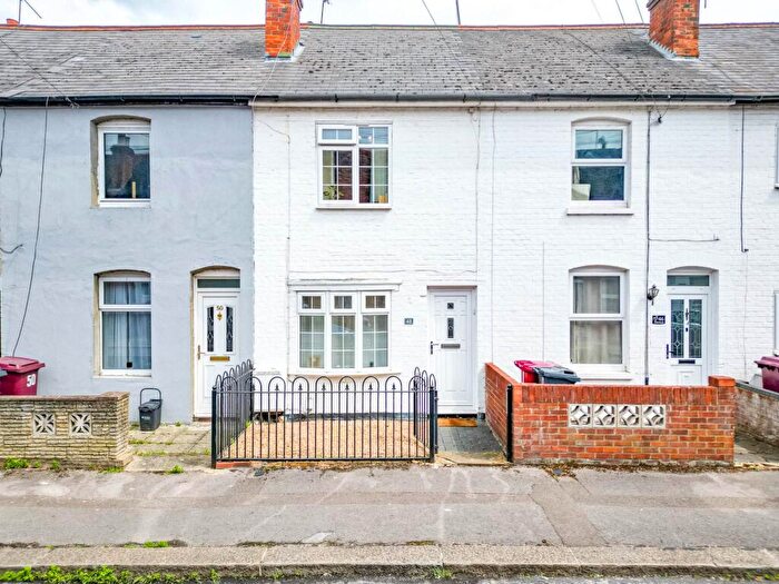 2 Bedroom Terraced House For Sale In York Road, Reading, RG1
