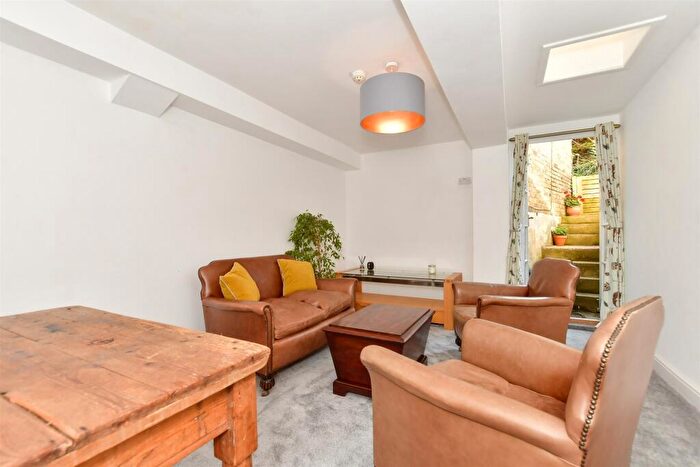 1 Bedroom Flat For Sale In Fort Crescent, Margate, Kent, CT9