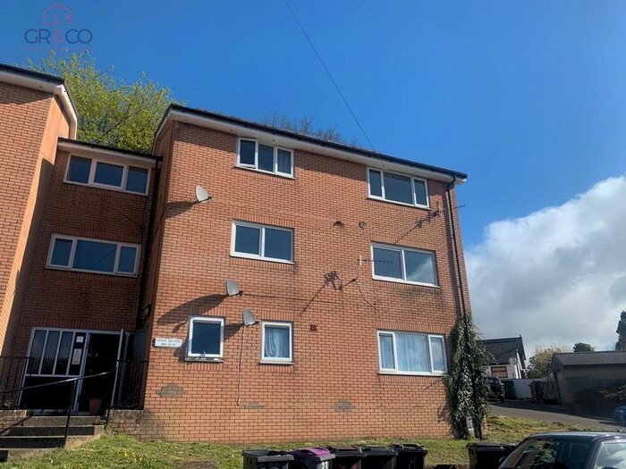 2 Bedroom Flat To Rent In Swan Square, Abersychan, Pontypool, NP4