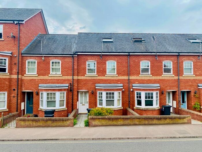 3 Bedroom Town House To Rent In Kingston Road, Taunton, TA2