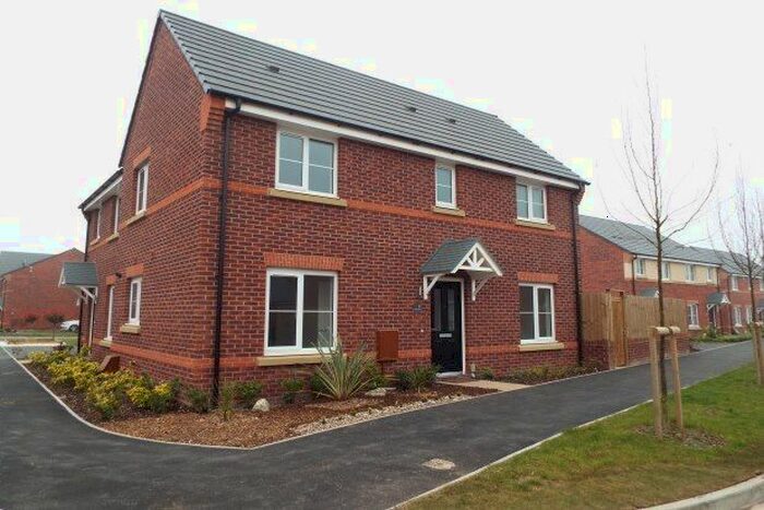 3 Bedroom Semi-Detached House To Rent In Battlestead Road, Burton-On-Trent, DE13