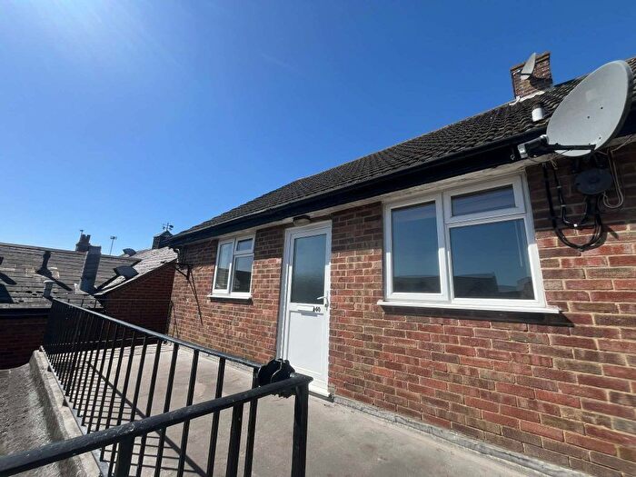 2 Bedroom Flat To Rent In The Broadway, Thatcham, RG19