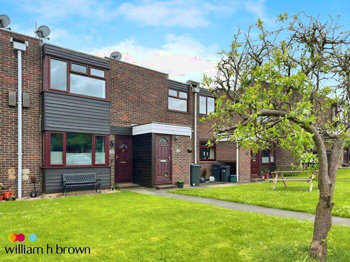 2 Bedroom Maisonette To Rent In Wood Dale, Great Baddow, Chelmsford, CM2