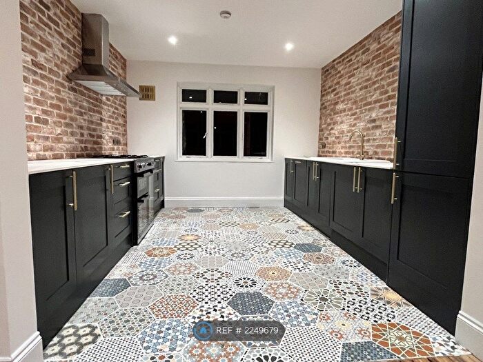 2 Bedroom Flat To Rent In Purley, Purley, CR8