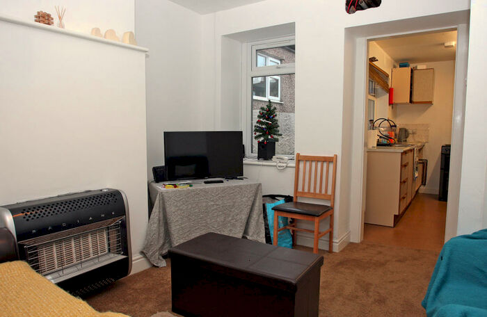 2 Bedroom Terraced House To Rent In William Street, Bangor, LL57