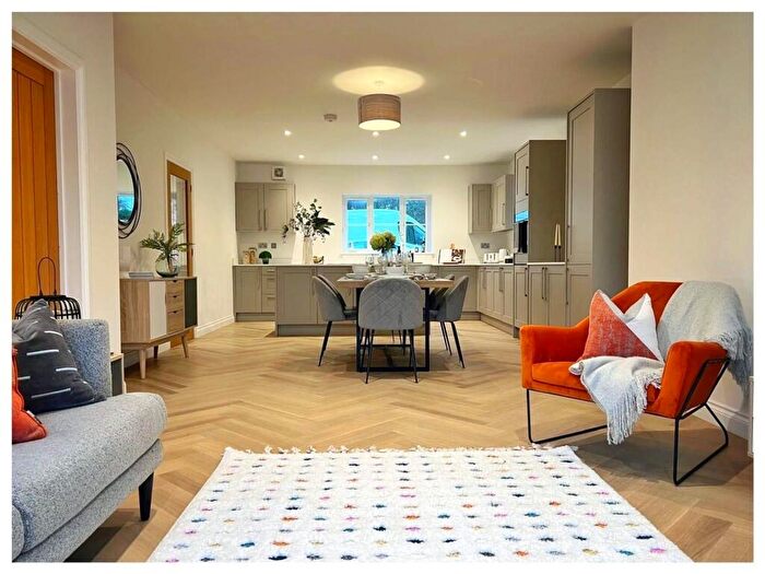 5 Bedroom Detached House For Sale In Pickford Green Lane, Allesley, CV5