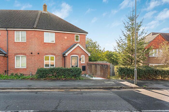 3 Bedroom End Of Terrace House For Sale In Plomer Hill, High Wycombe, HP13
