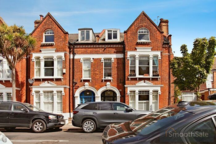 2 Bedroom Flat For Sale In Drakefield Road, London, SW17