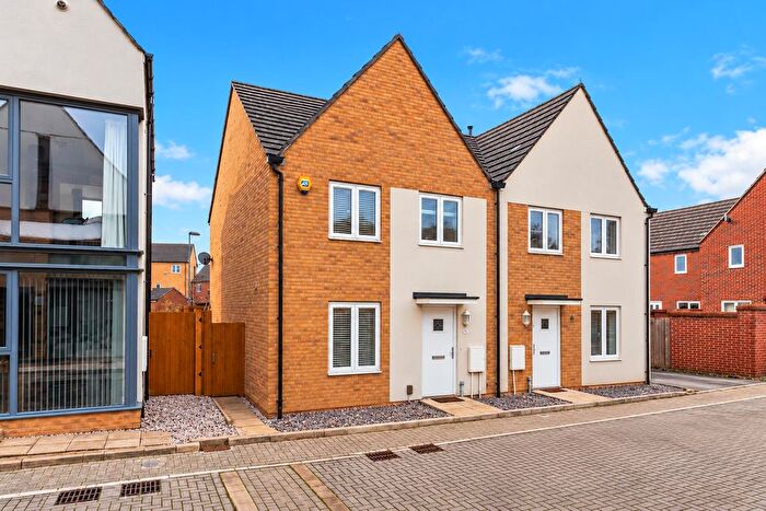 3 Bedroom Property For Sale In Loughborough Drive., Broughton, Milton Keynes, MK10