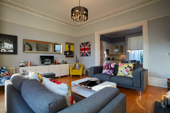 2 Bedroom Apartment To Rent In Sydenham Villas Road, GL52