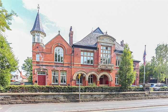 2 Bedroom Flat To Rent In Heaton Moor Road, Stockport, Greater Manchester, SK4