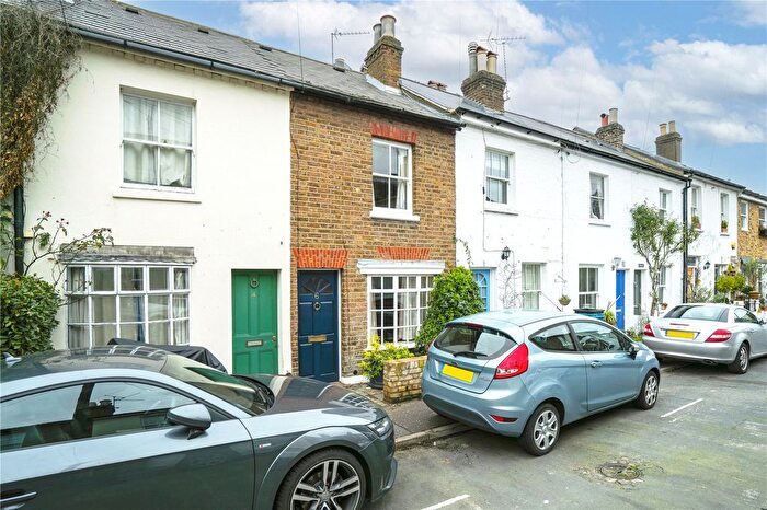 2 Bedroom Terraced House For Sale In Lorne Road, Richmond, TW10
